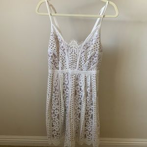Shut lace dress